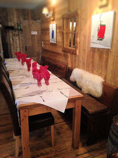 Les Cimes chalet dining area